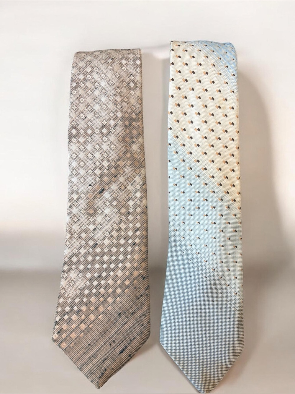 VTG Cappuccino Men's Beige and Light Blue Patterned ties 60”